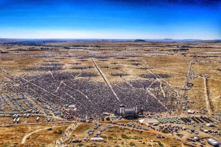 Amazing gathering of South Africans praying for their country.